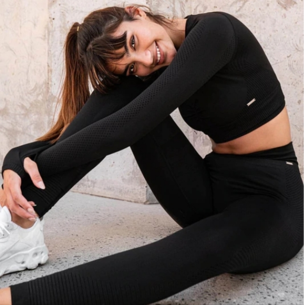 Brand NEW Lilia's Active Seamless Scrunch Crop Top SMALL